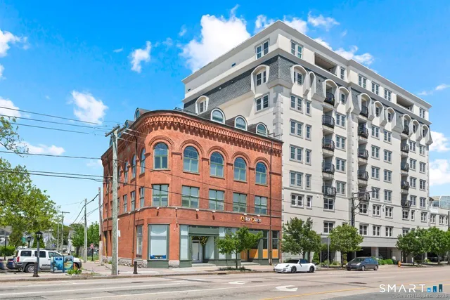 $299,000 | 461 Bank Street, Unit 402, New London, CT 06320