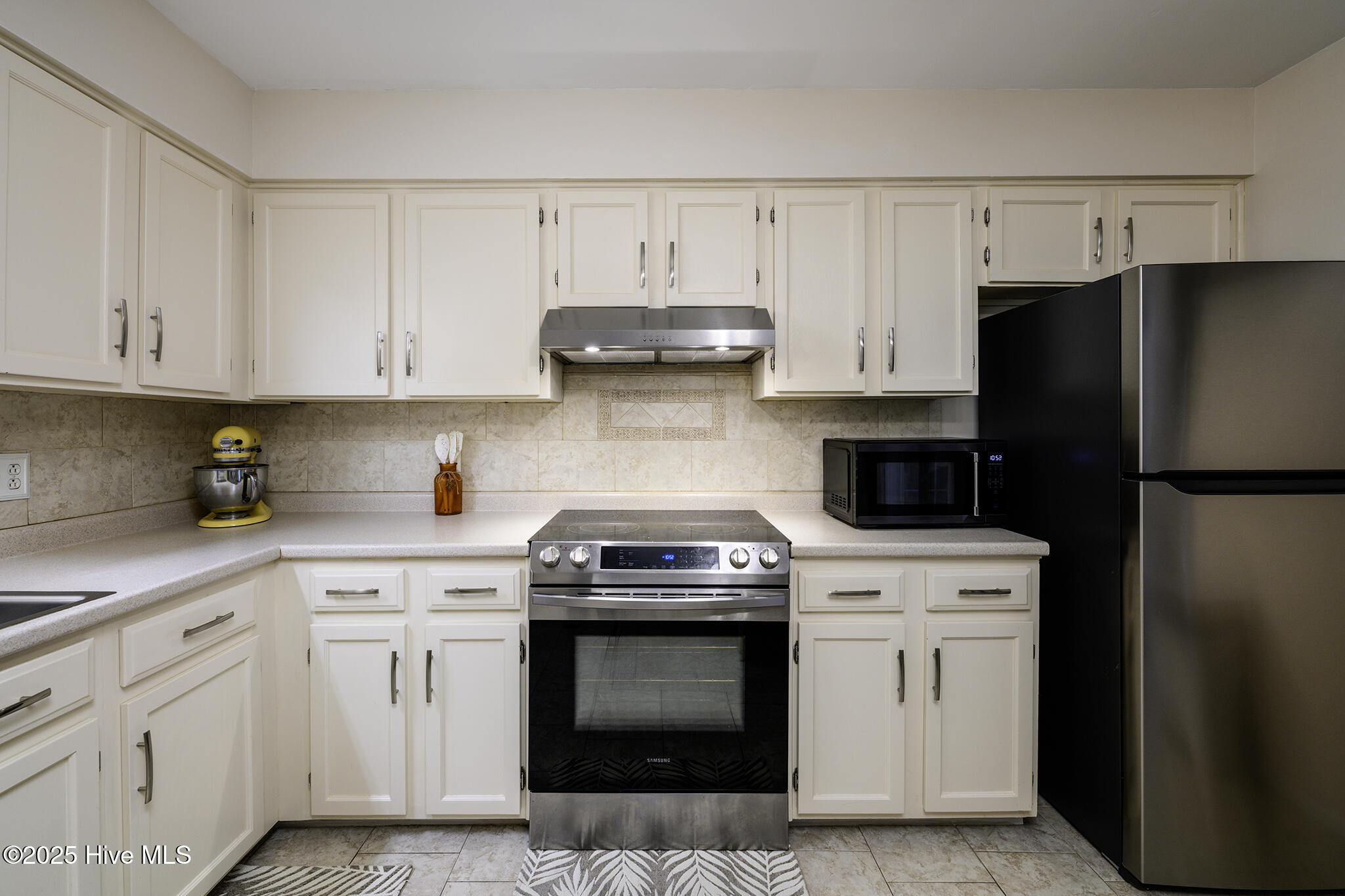 2408 Educational Drive New Bern, NC 28562 - Photo 15 of 38 Kitchen