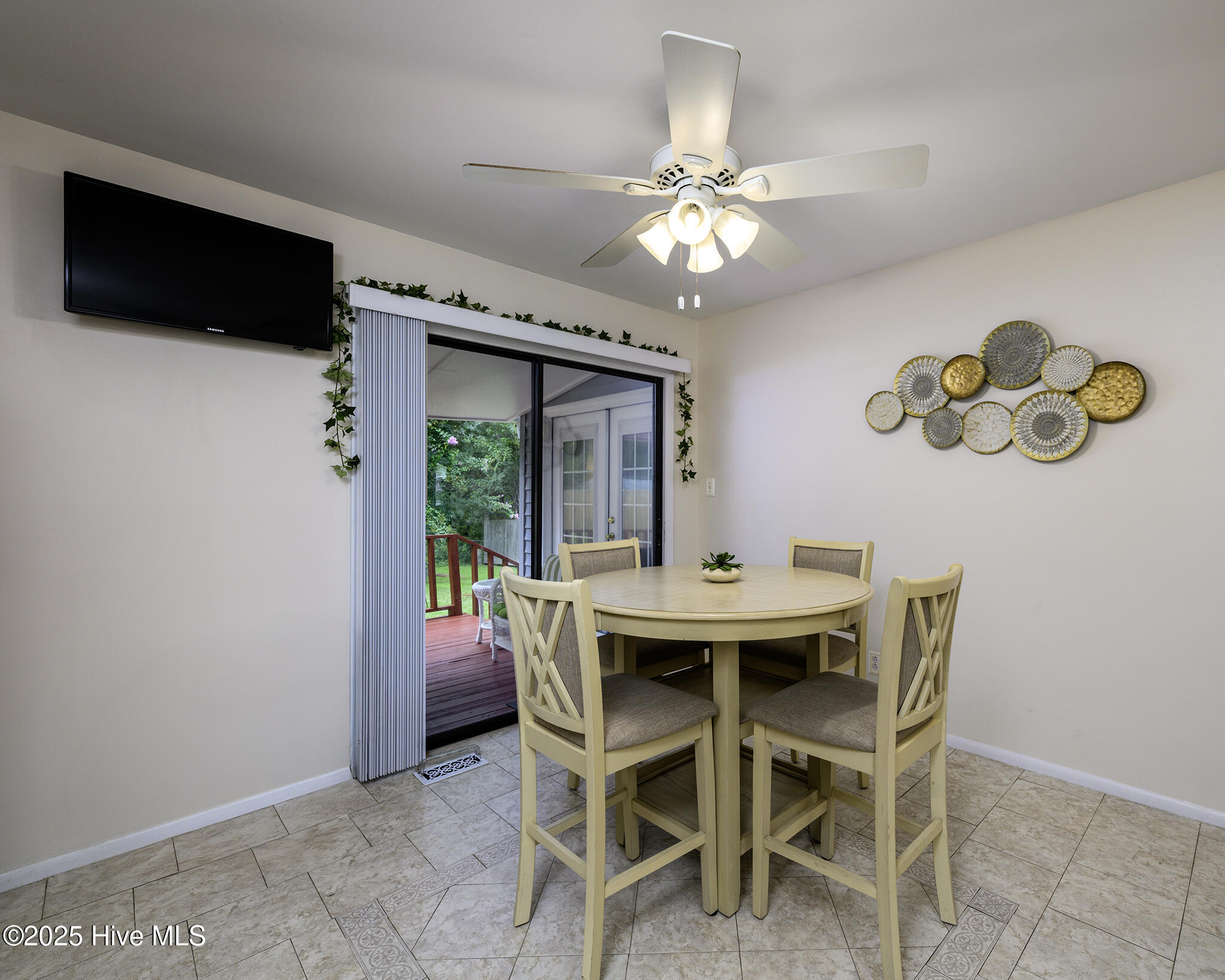 2408 Educational Drive New Bern, NC 28562 - Photo 16 of 38 Kitchen