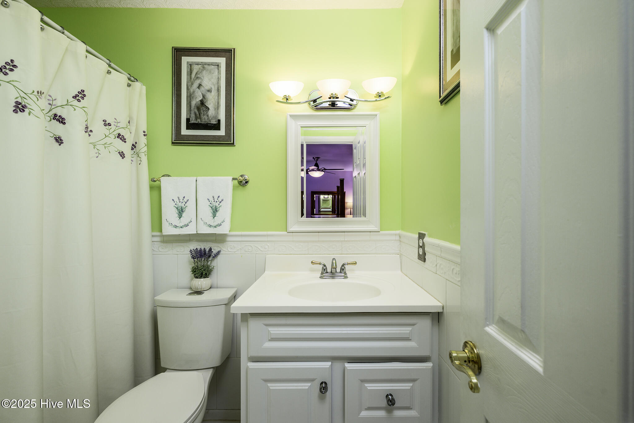 2408 Educational Drive New Bern, NC 28562 - Photo 22 of 38 Primary Bathroom