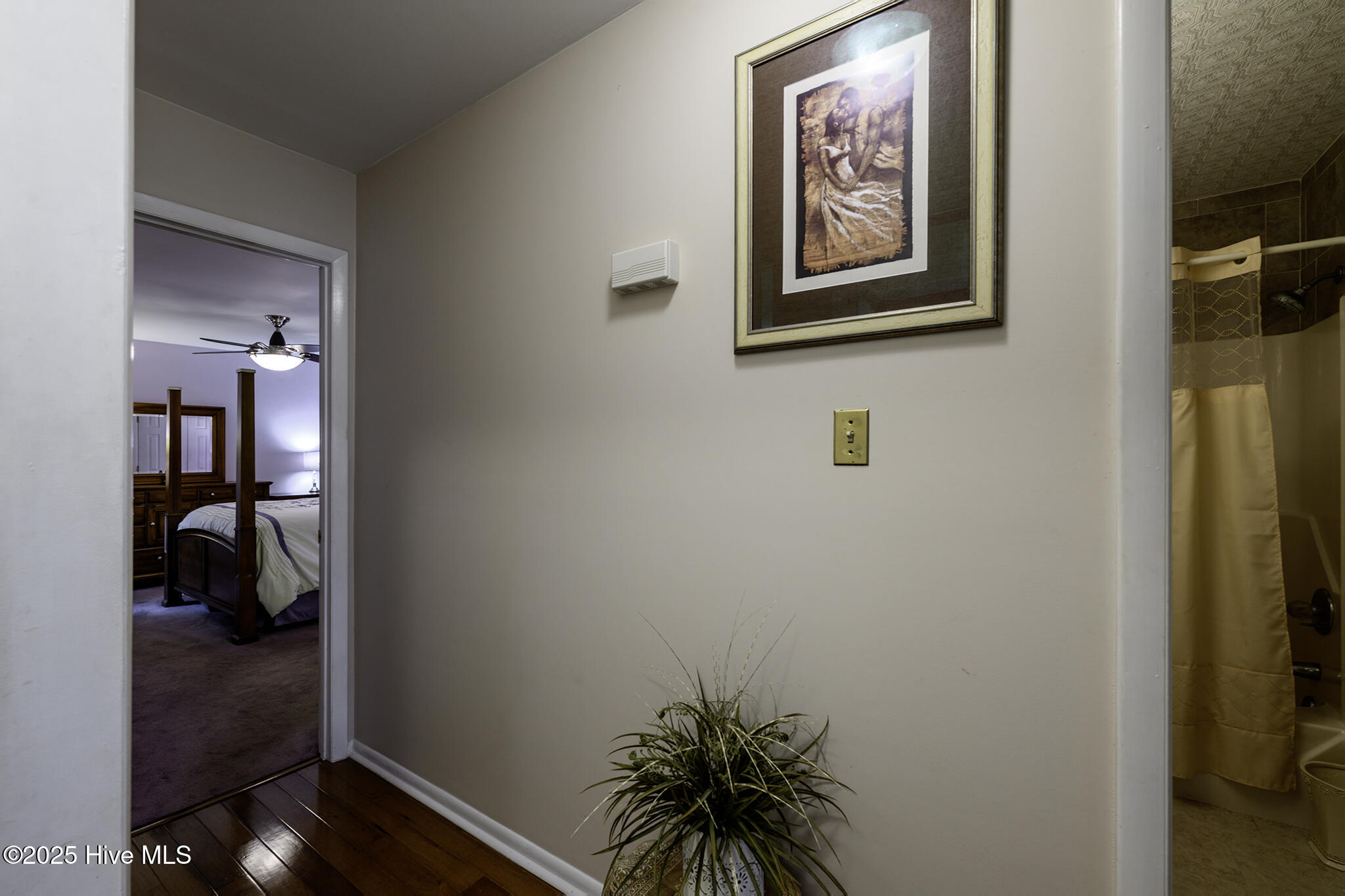 2408 Educational Drive New Bern, NC 28562 - Photo 25 of 38 Hallway