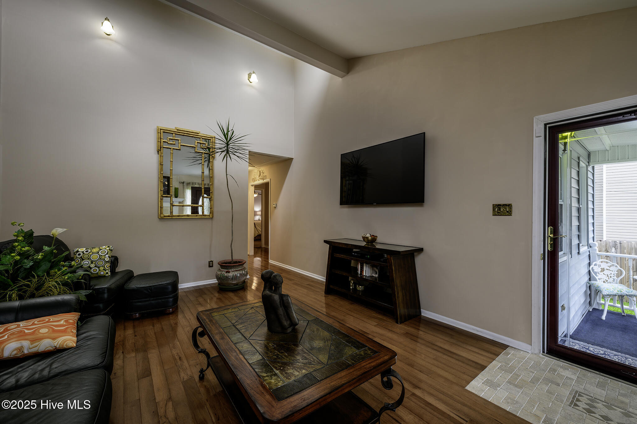 2408 Educational Drive New Bern, NC 28562 - Photo 10 of 38 Living Room with Vaulted Ceiling