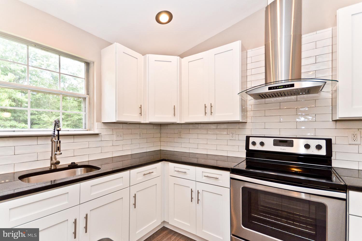 16232 Livingston Road Accokeek, MD 20607 - Photo 3 of 24 Kitchen