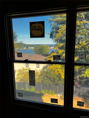 $1,870,000 | 762 Connecticut View Drive, Mill Neck, NY 11765