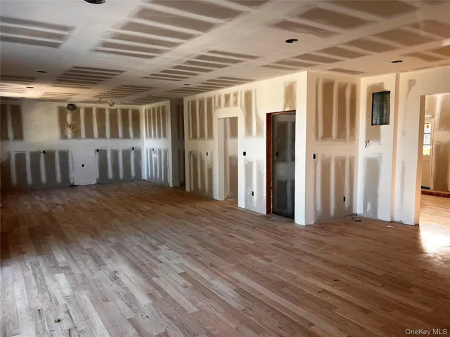 $1,870,000 | 762 Connecticut View Drive, Mill Neck, NY 11765