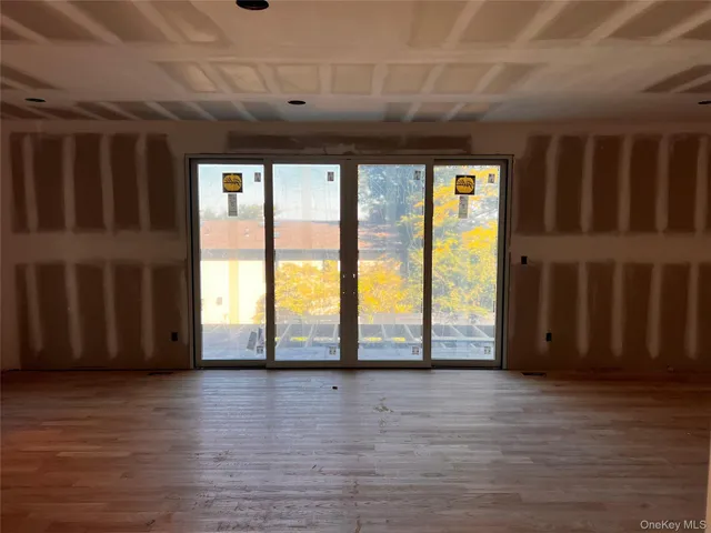 $1,870,000 | 762 Connecticut View Drive, Mill Neck, NY 11765