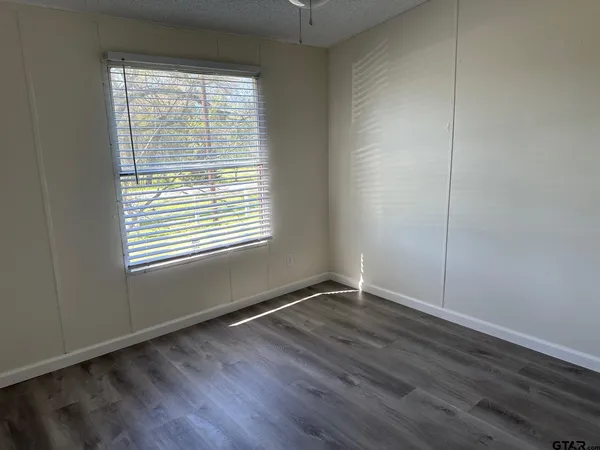 $1,300 | 15184 County Road 1134, Tyler, TX 75709
