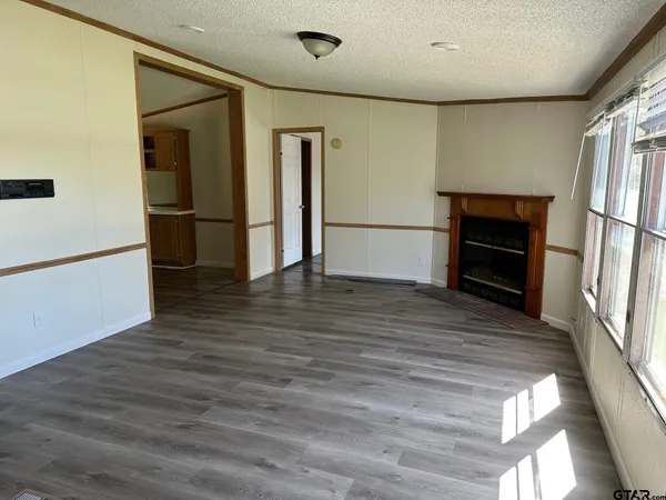$1,300 | 15184 County Road 1134, Tyler, TX 75709