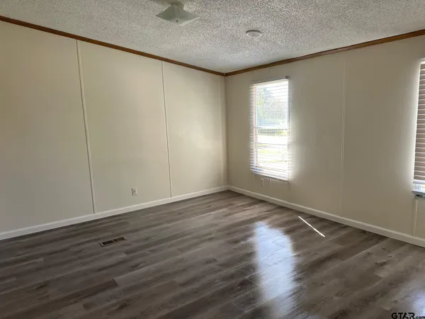 $1,300 | 15184 County Road 1134, Tyler, TX 75709