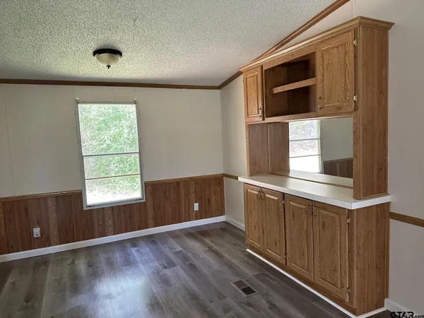 $1,300 | 15184 County Road 1134, Tyler, TX 75709