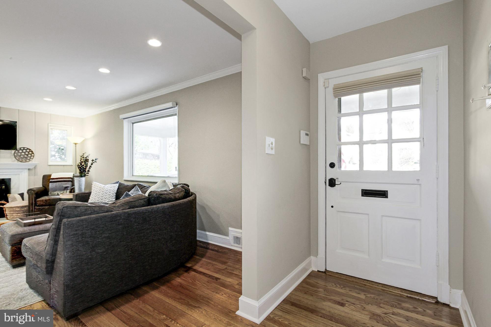 6006 Madawaska Road Bethesda, MD 20816 - Photo 4 of 30 Gallery Image 4