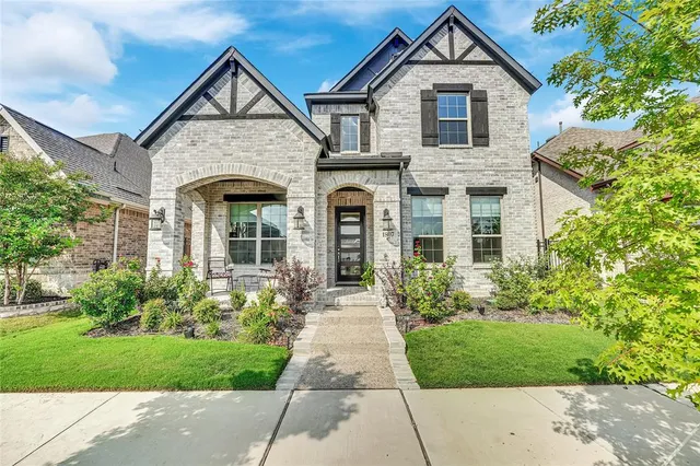 $650,000 | 1807 Coopers Hawk Drive, Arlington, TX 76005