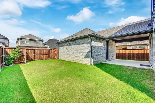 $650,000 | 1807 Coopers Hawk Drive, Arlington, TX 76005