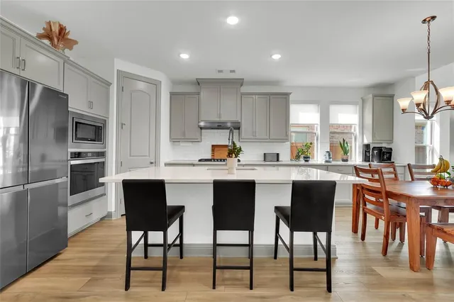 $650,000 | 1807 Coopers Hawk Drive, Arlington, TX 76005