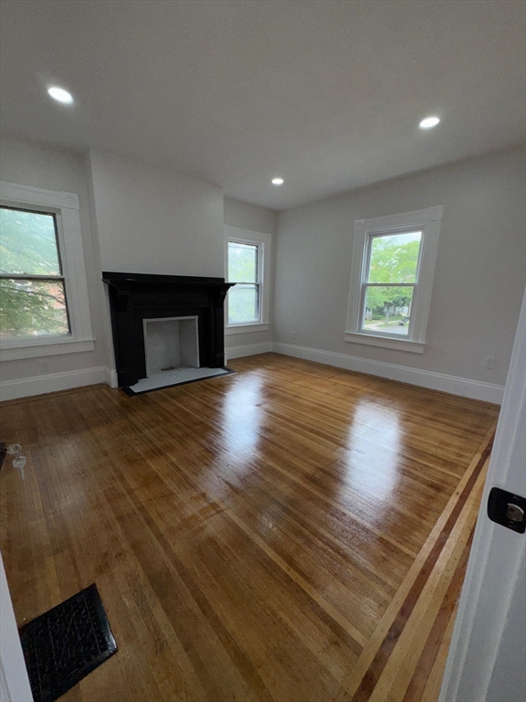 86 Amherst Street Springfield, MA 01109 - Photo 6 of 38