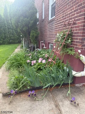 $2,150 | 747 Linden Avenue, Unit 2, Rahway, NJ 07065