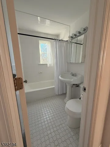 $2,150 | 747 Linden Avenue, Unit 2, Rahway, NJ 07065