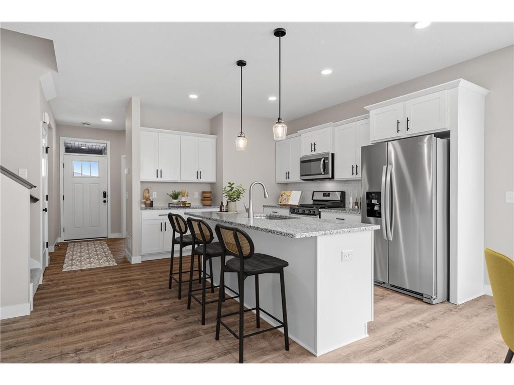 6757 Allen Way Inver Grove Heights, MN 55077 - Photo 4 of 26