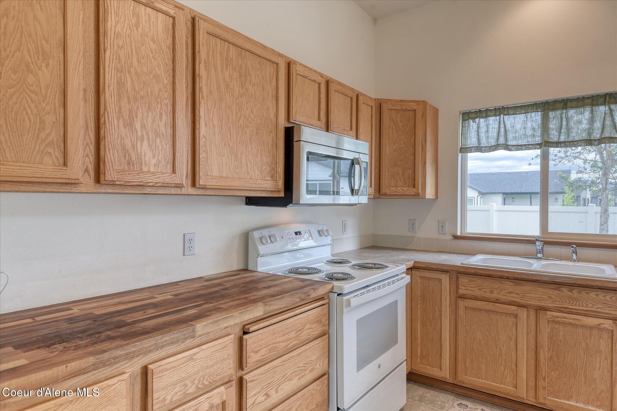 2513 West Timberlake Loop Coeur D'Alene, ID 83815 - Photo 8 of 31 10-129014751