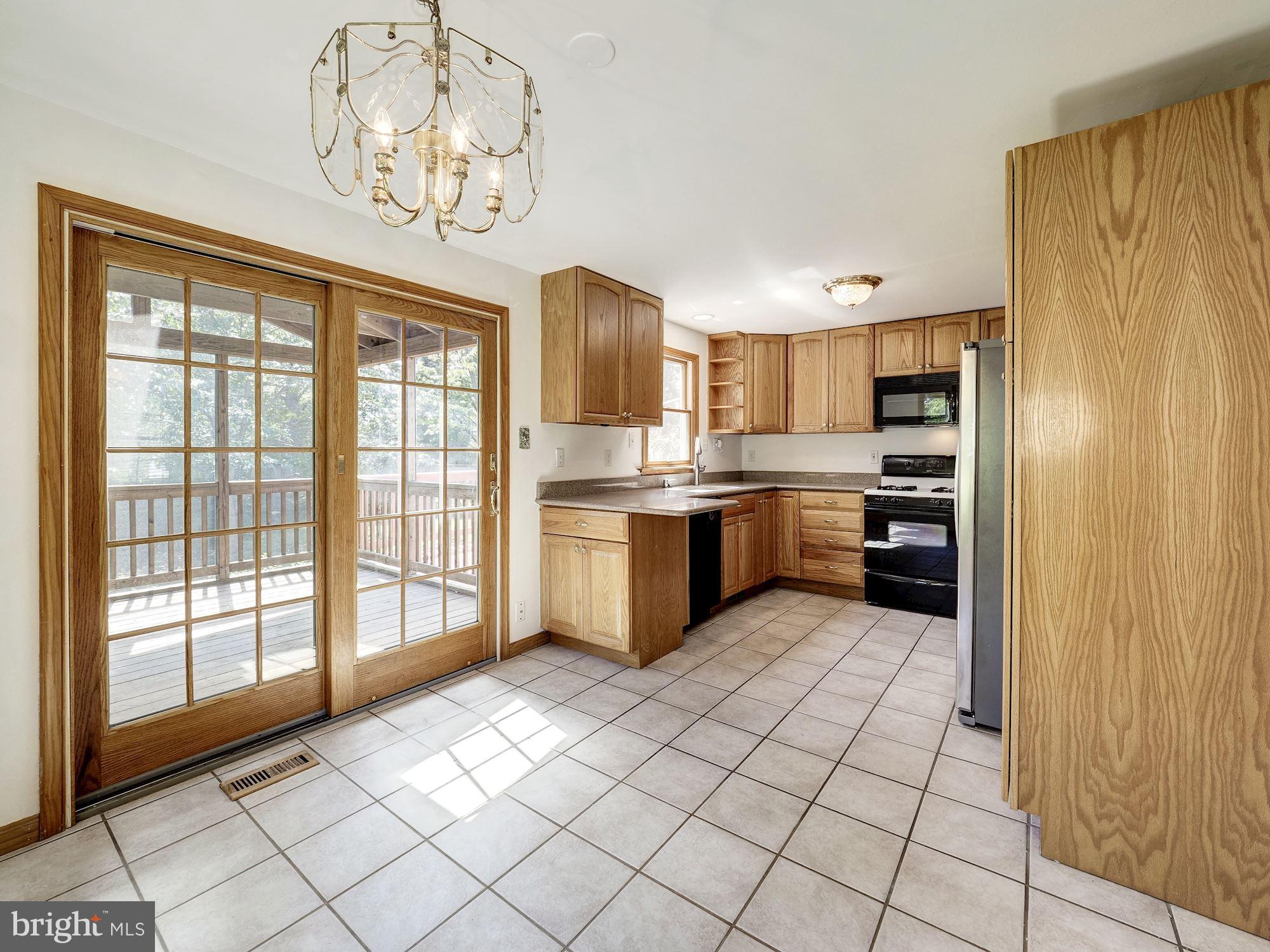 15420 Valencia Street Silver Spring, MD 20905 - Photo 6 of 31 Gallery Image 6