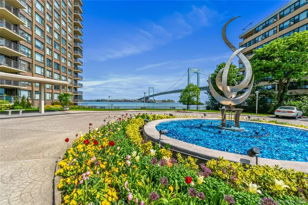$529,000 | 166-25 Powells Cove Boulevard, Unit 3G | Beechhurst