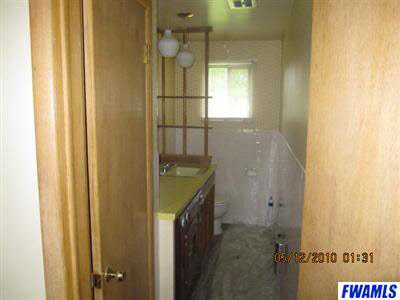 625 West Wallen Road Fort Wayne, IN 46825 - Photo 7 of 22 Gallery Image 7