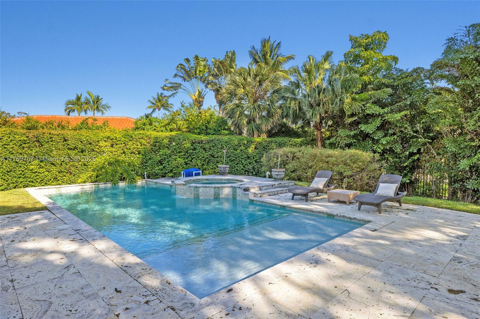 5101 Alton Road Miami Beach, FL 33140 - Photo 8 of 39