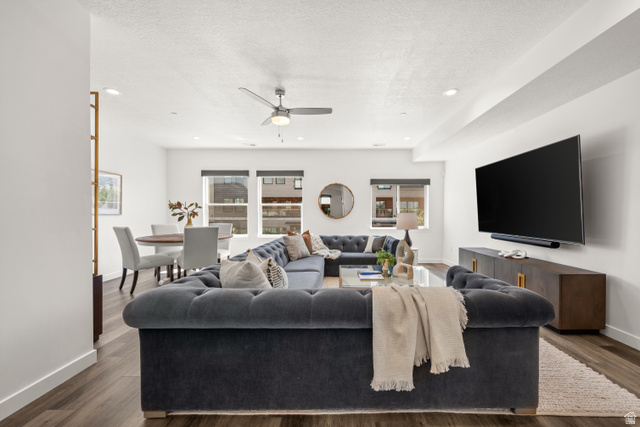 12241 900 East, Unit 7 Draper, UT 84020 - Photo 3 of 22 Living room