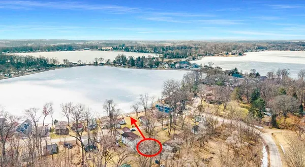 $199,000 | 67404 Victory Shore Drive, Unit 6, Dowagiac, MI 49047