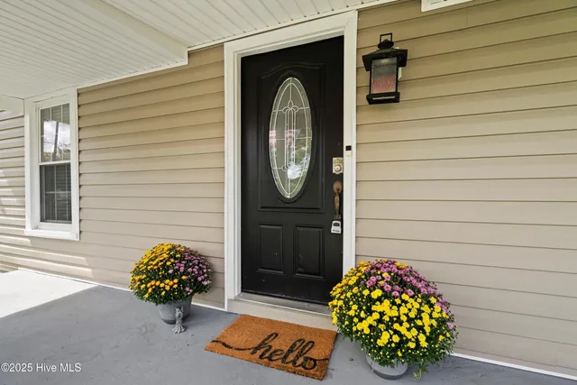 $280,000 | 606 Jenkins Avenue, Maysville, NC 28555