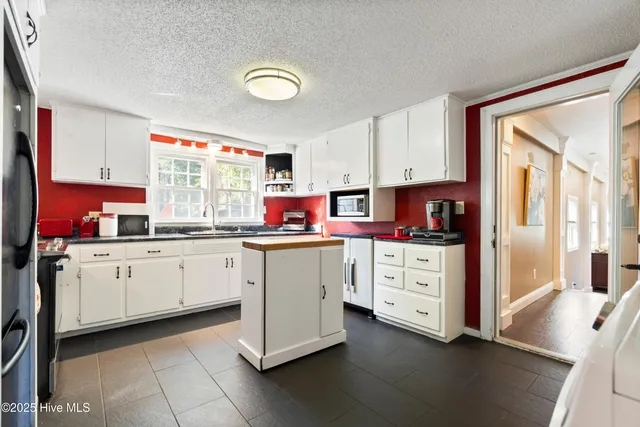 $280,000 | 606 Jenkins Avenue, Maysville, NC 28555