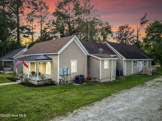 $280,000 | 606 Jenkins Avenue, Maysville, NC 28555