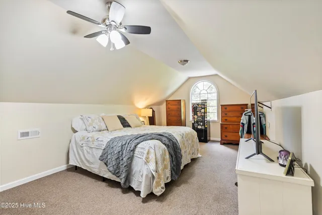 $280,000 | 606 Jenkins Avenue, Maysville, NC 28555