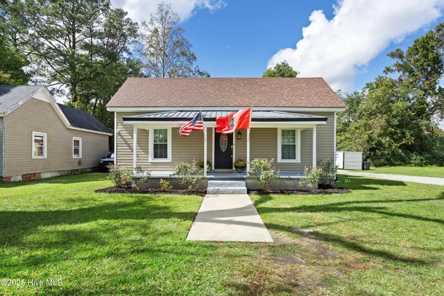 $280,000 | 606 Jenkins Avenue, Maysville, NC 28555