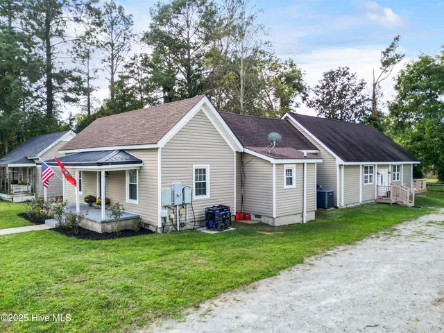 $280,000 | 606 Jenkins Avenue, Maysville, NC 28555