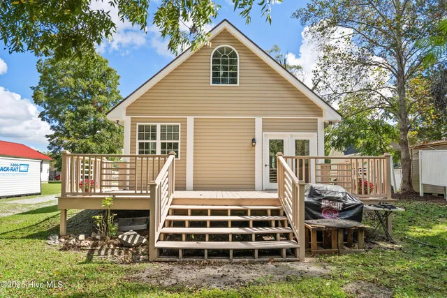 $280,000 | 606 Jenkins Avenue, Maysville, NC 28555