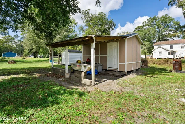 $280,000 | 606 Jenkins Avenue, Maysville, NC 28555