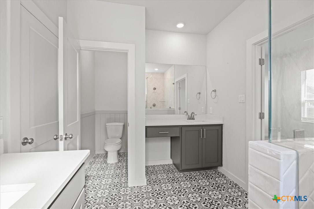 1027 Haystack New Braunfels, TX 78130 - Photo 11 of 24 Master Bath