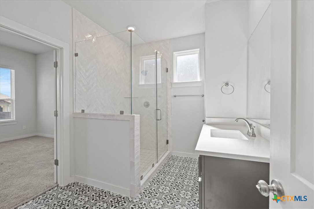 1027 Haystack New Braunfels, TX 78130 - Photo 12 of 24 Master Shower