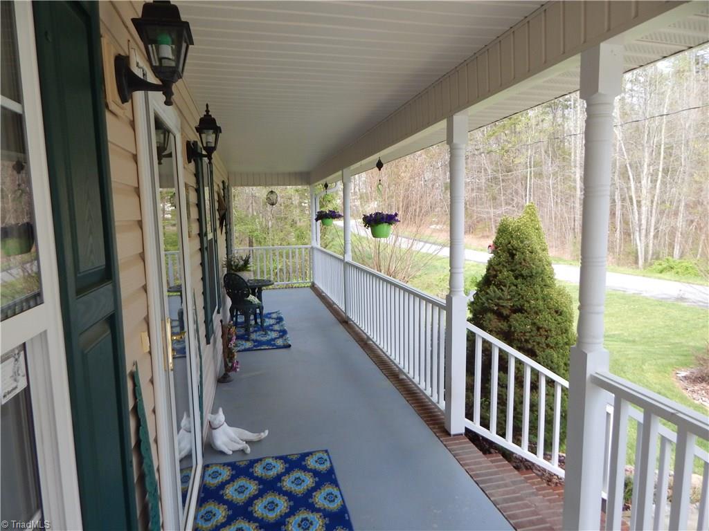 403 Baxter Road Winston-Salem, NC 27107 - Photo 2 of 19 Gallery Image 2