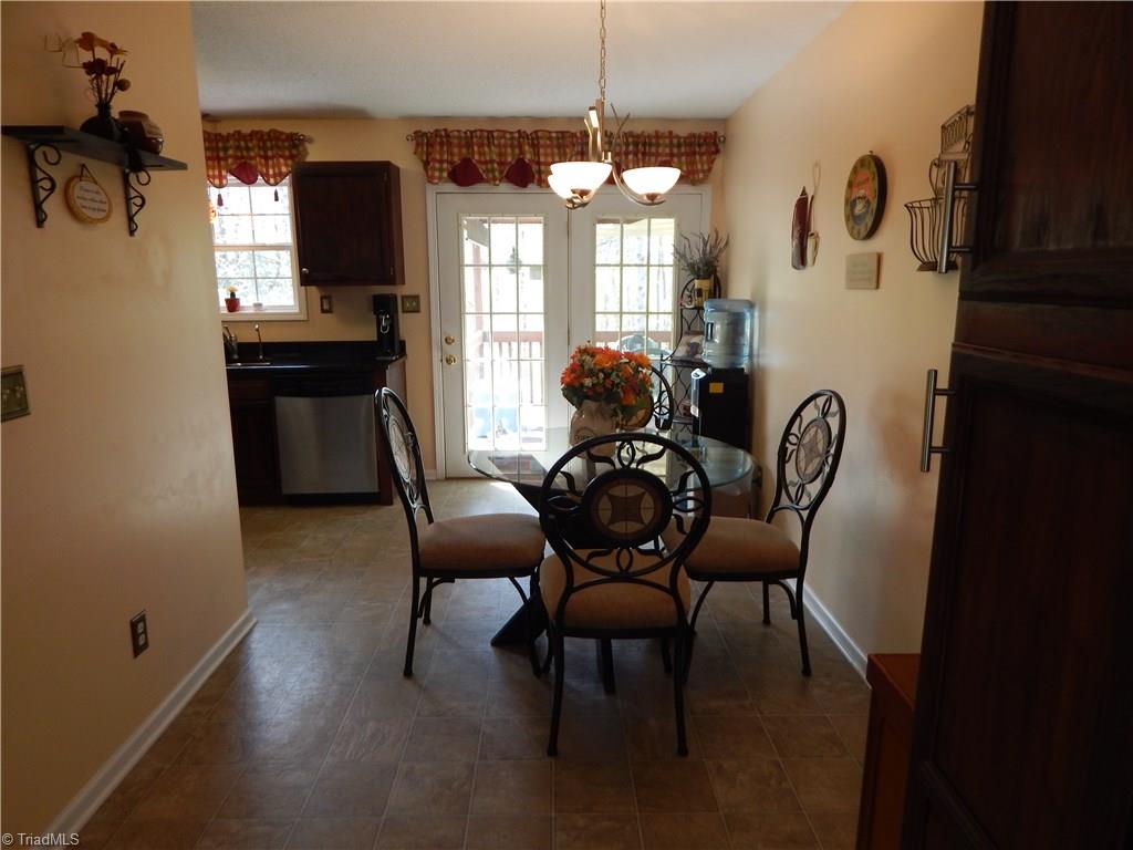 403 Baxter Road Winston-Salem, NC 27107 - Photo 5 of 19 Gallery Image 5