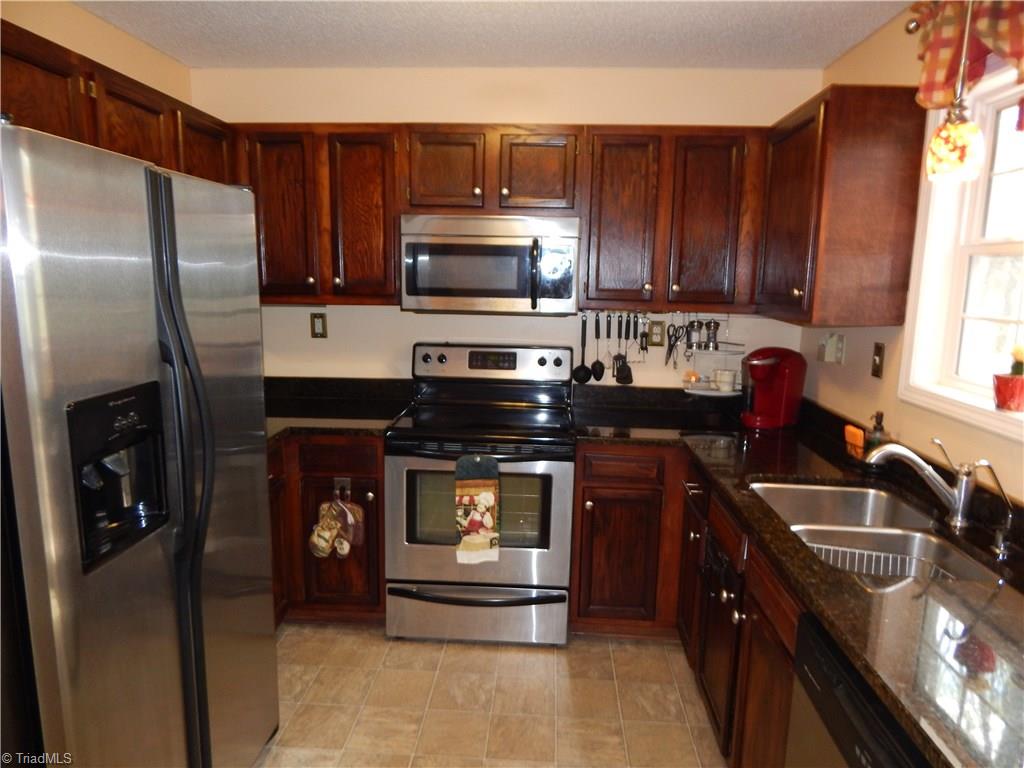 403 Baxter Road Winston-Salem, NC 27107 - Photo 6 of 19 Gallery Image 6