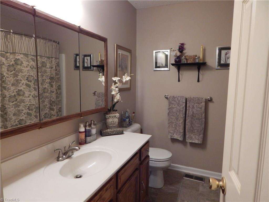 403 Baxter Road Winston-Salem, NC 27107 - Photo 10 of 19 Gallery Image 10