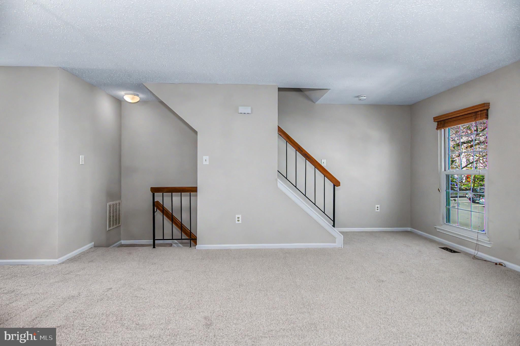13993 Gunners Place Centreville, VA 20121 - Photo 11 of 43 a view of an entryway