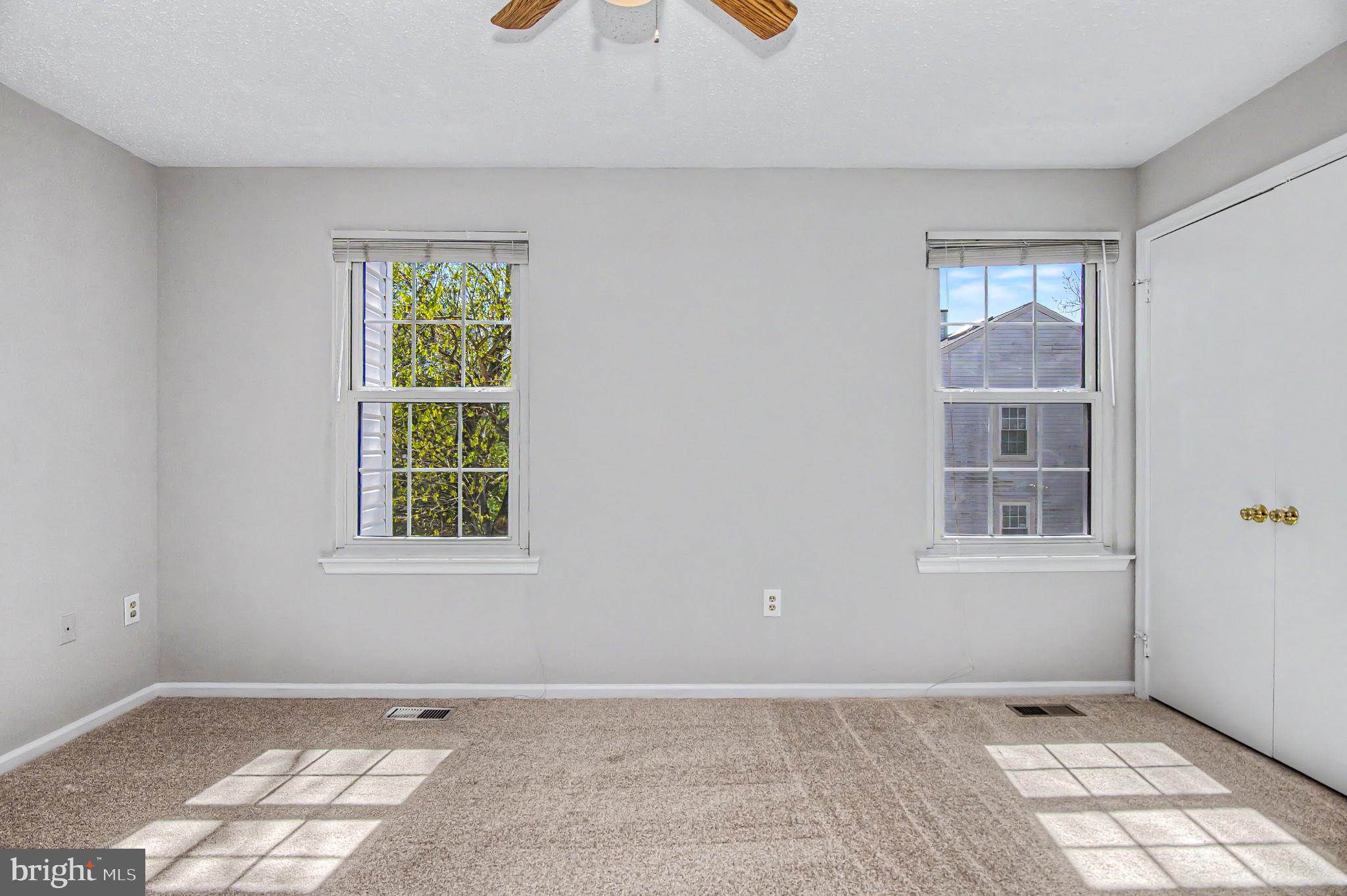 13993 Gunners Place Centreville, VA 20121 - Photo 26 of 43 an empty room with windows