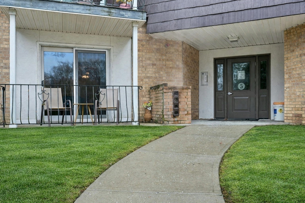 5 Shadowbrook Lane, Unit 7 Milford, MA 01757 - Photo 20 of 28