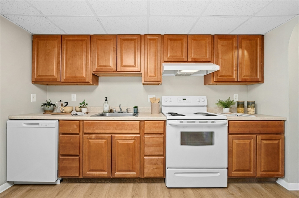 5 Shadowbrook Lane, Unit 7 Milford, MA 01757 - Photo 7 of 28