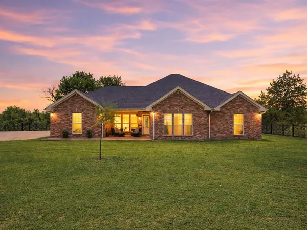 $470,000 | 405 Zion Hill Road, Weatherford, TX 76088