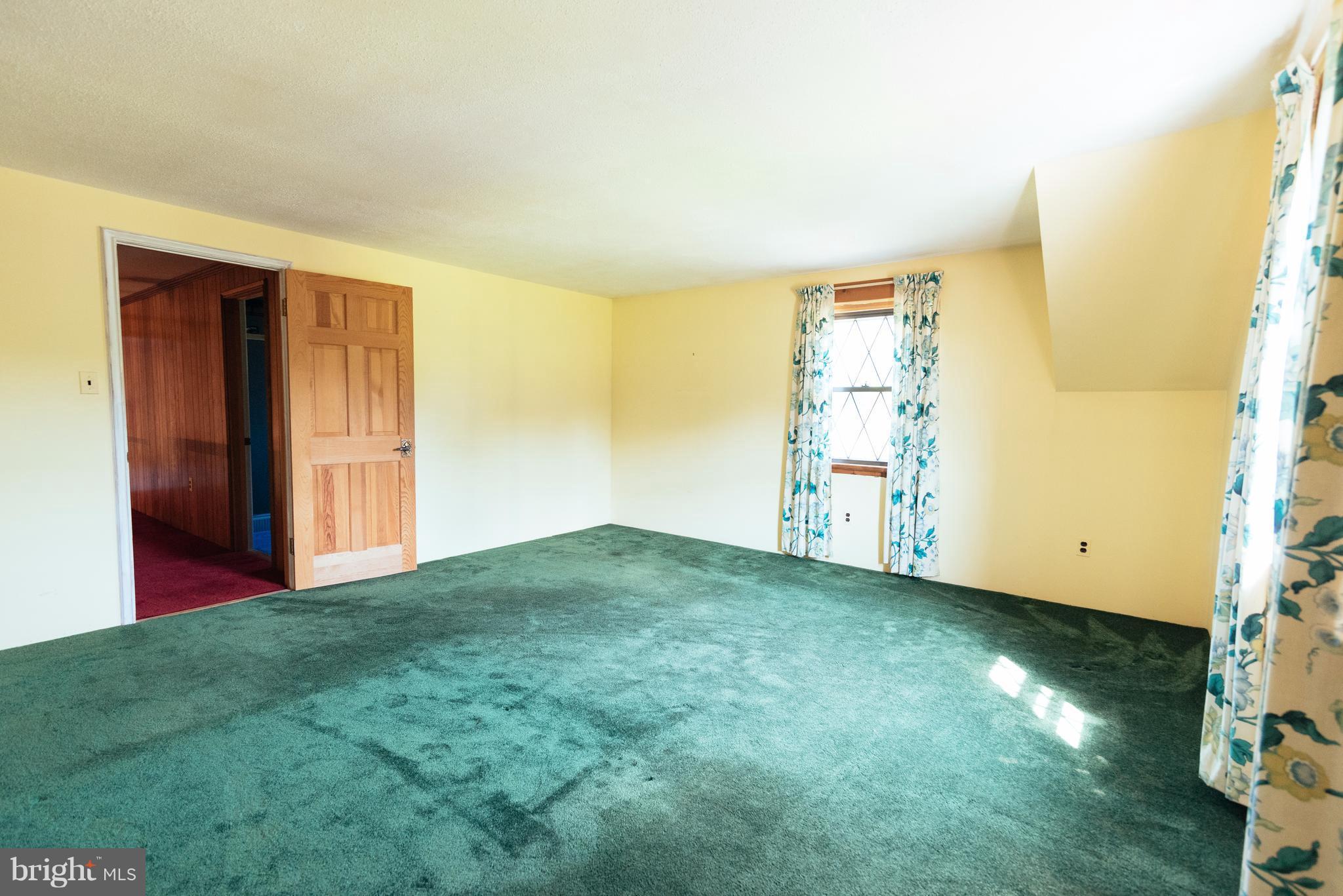 16600 York Road Monkton, MD 21111 - Photo 17 of 30 a view of an empty room and window