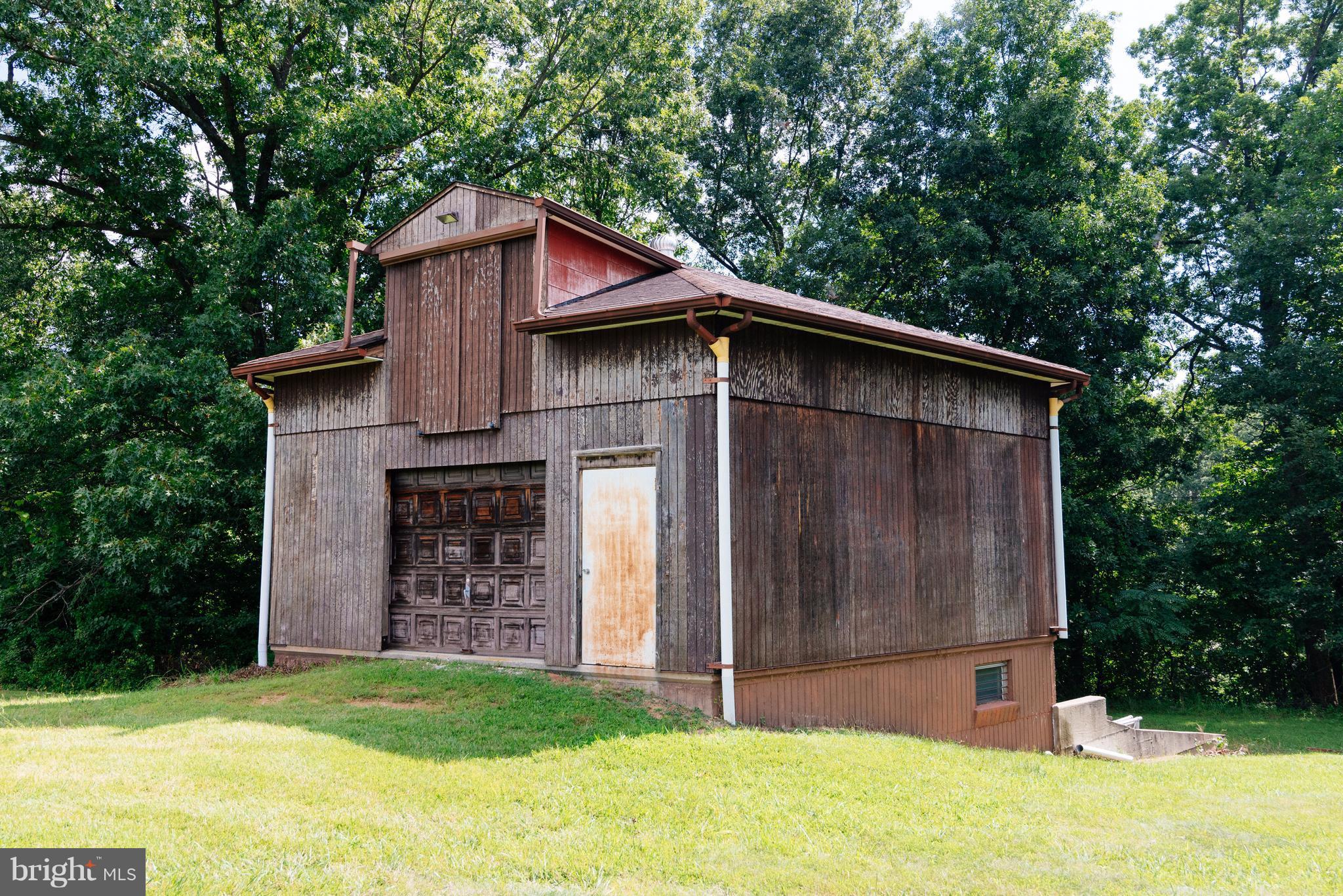 16600 York Road Monkton, MD 21111 - Photo 29 of 30 a view of front of a house with a yard